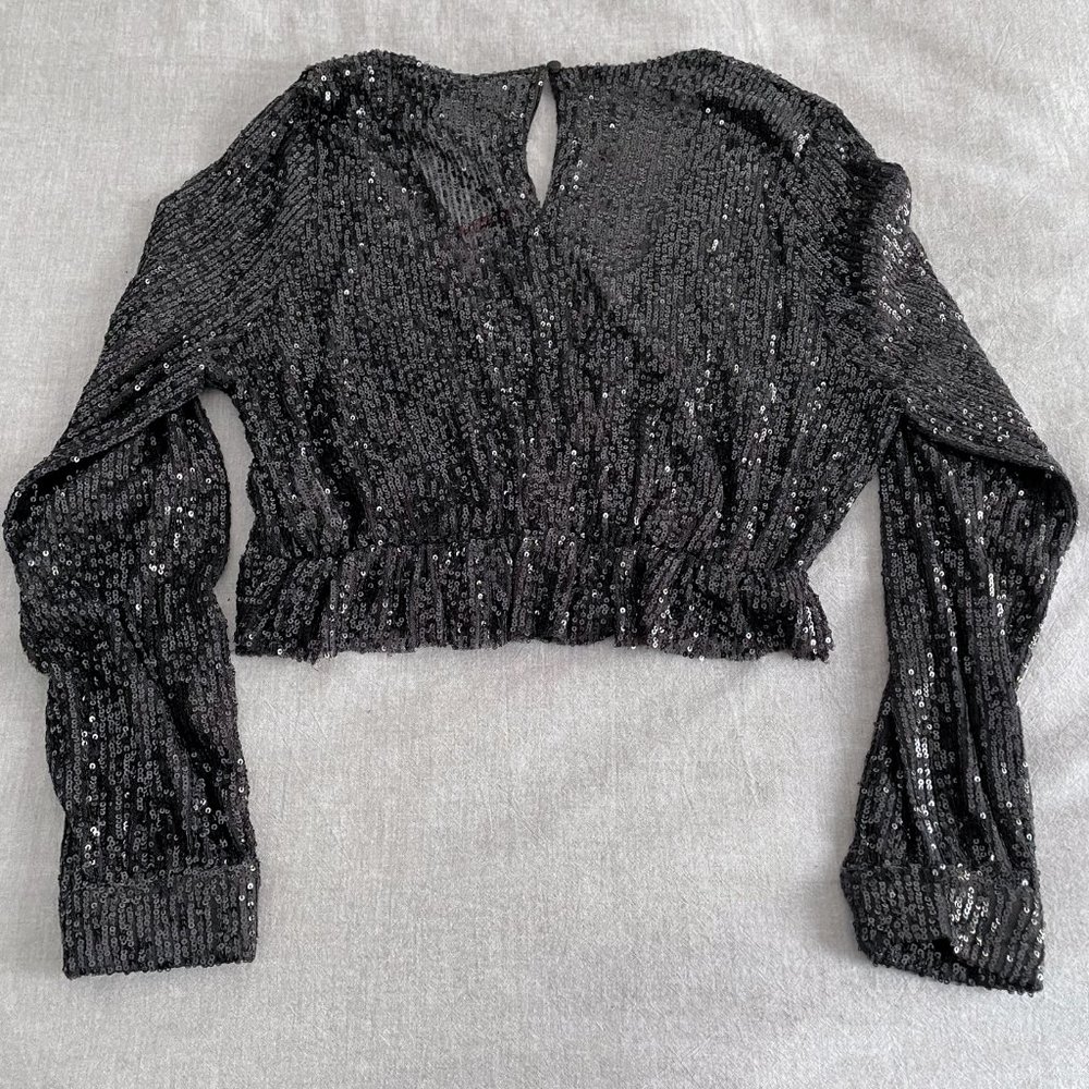 Sheer Sequin Ruffle Hem Crop Top | Q2 - Picture 4 of 5